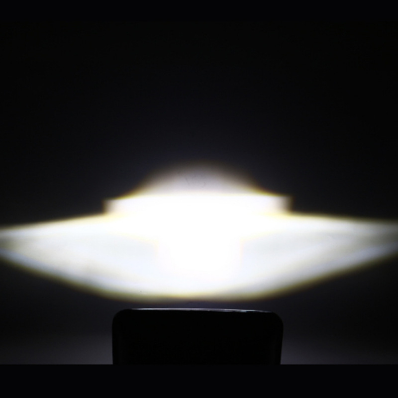 LED prednja svjetiljka Harley motocikl — universalna, kućište od PC+ aluminija; napon 10–60V; LED izvor; vijek trajanja 30000 h