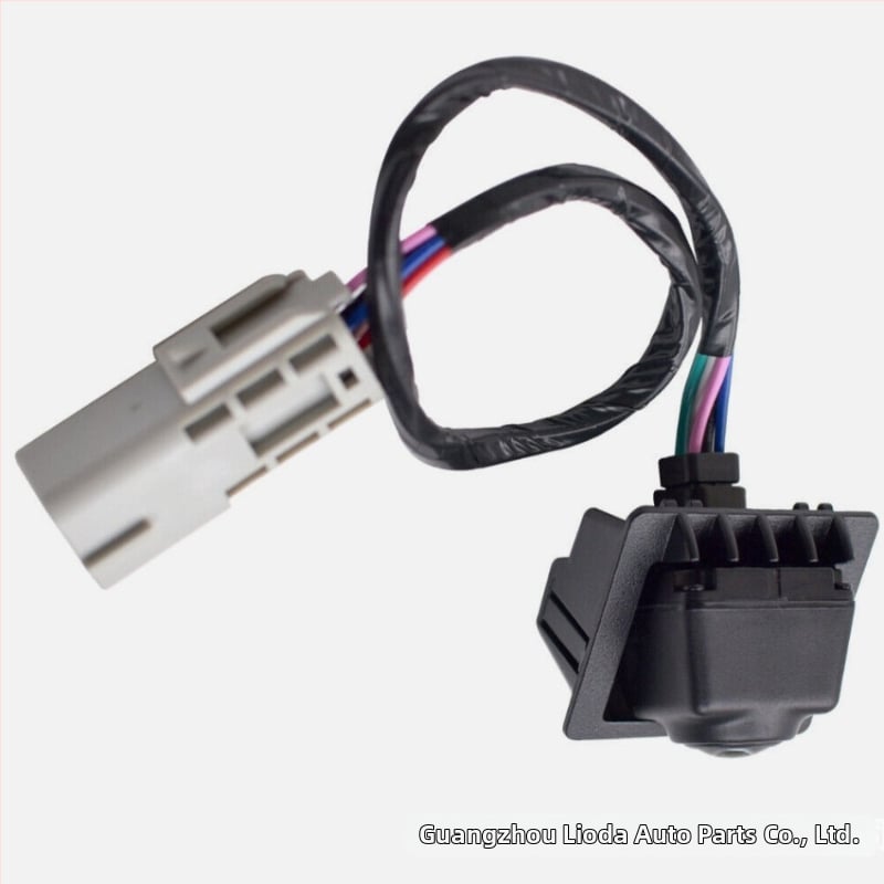 Cadillac cúvacia kamera 23205689 95407397 - 12V, 170°, rozlíšenie 480x600, výkon 6W, plastové puzdro