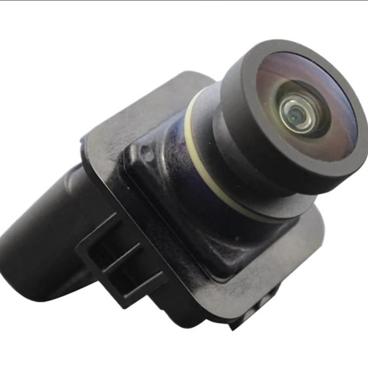 Zadnja kamera Volvo S60/XC60/XC90, modeli 31434563 i 31434897, napajanje 12V, kut gledanja 170°, rezolucija 480x600, plastično kućište.
