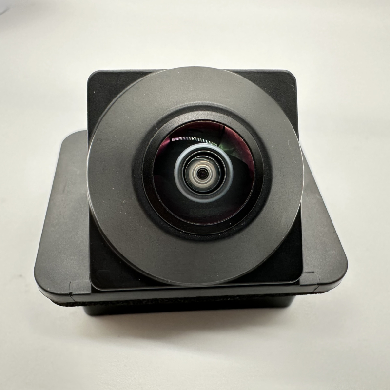 Zadnja kamera za Chery Tiggo 8, model 704000147AA | Napajanje 12V | Rezolucija 480x600 | Kut prilagodbe | Težina 75 g