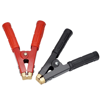 Autó akkumulátor indítókábelei réz terminálokkal és aligátorcsipeszekkel (vastított rézbevonattal)