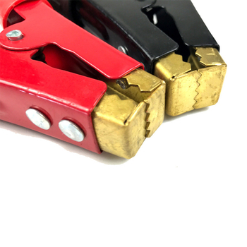 Autó akkumulátor indítókábelei réz terminálokkal és aligátorcsipeszekkel (vastított rézbevonattal)