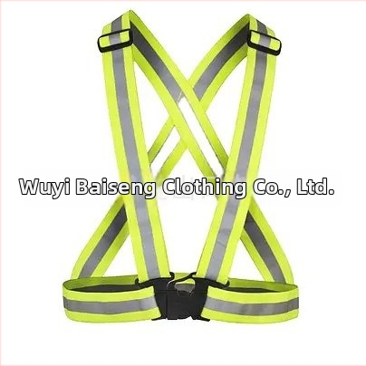 Atstarojošā skrējiena vestīte ar snap aizvērumu un regulējamu D-gredzenu