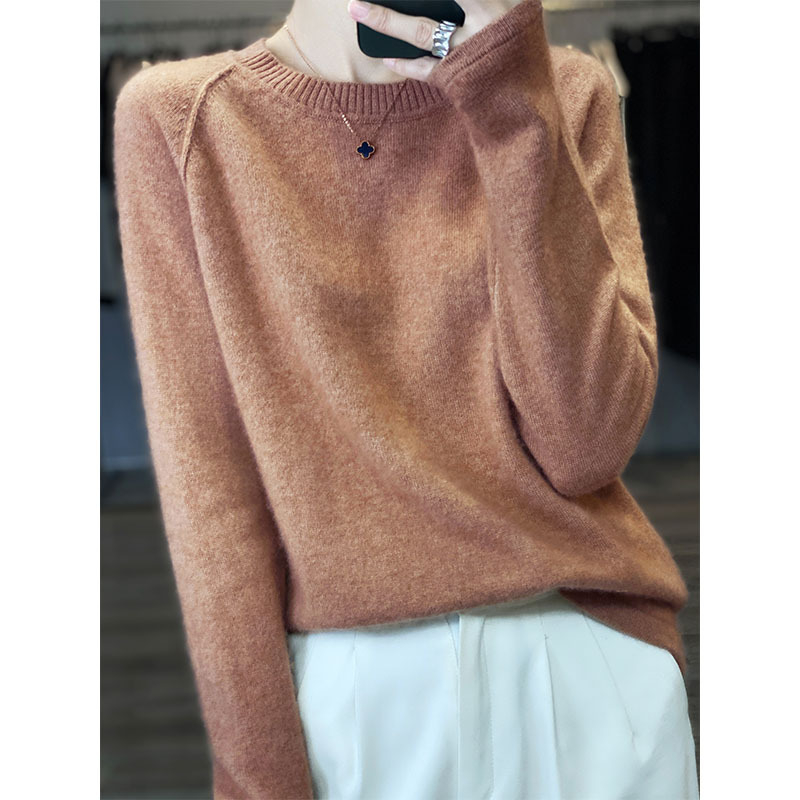 Moteriškas vilnos megztinis, korėjietiško stiliaus, apvalus kaklas, raglano rankovės, ilgos rankovės, ilgis 50–65 cm