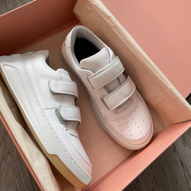 Ženske casual tenisice s gornjim dijelom od kravlje kože, Velcro zatvaranje, debela potplata, prugasti uzorak, podstava od ovčje kože