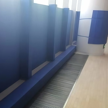 Falasvédő puha ütésvédő sportlétesítményekhez: alkalmas kosár- és badmintonpályákra, edzőteremre, boksz-terembe és korai nevelési központra; öntapadós, modern minimalist stílus, egyszínű felület, feldolgozás és testreszabás