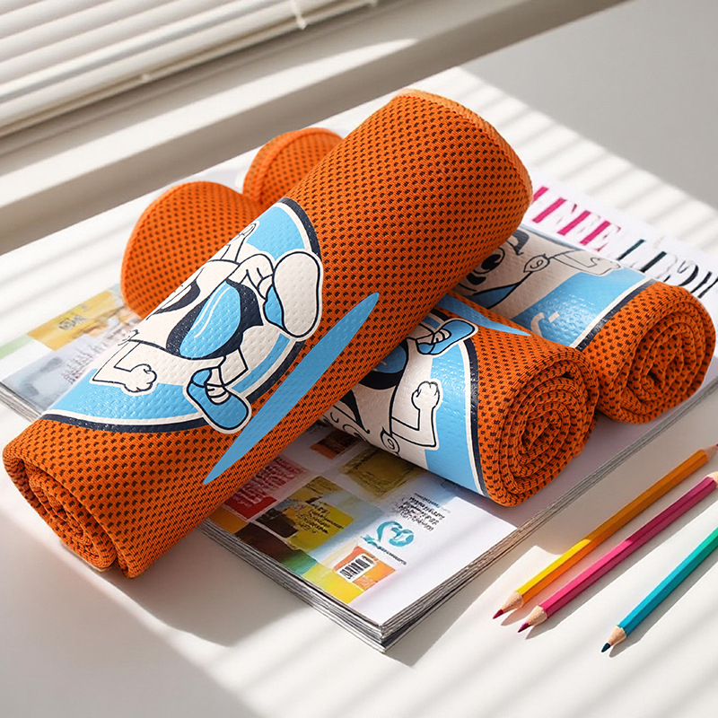 Sport hűsítő törölköző edzéshez és kültéren, izzadság felszívó és gyorsan száradó, poliészter 160 g/m², logó nyomtatás elérhető (Poliészter; 160 g/m²; logó nyomtatás; izzadság felszívó; gyors száradás)