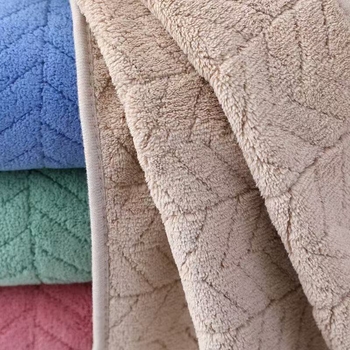 Кърпа за лице, корал флис, нишка 150D, тегло 120–140 г, жакардова и гладка тъкан, с печатано лого