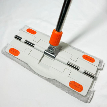 Plokščias mopas su plėveliniu audiniu medinėms grindims — galvutė iš superfininių pluoštų, nerūdijančio plieno kotas, keturkampis vandens suspaudimas, dvigubos pavaros