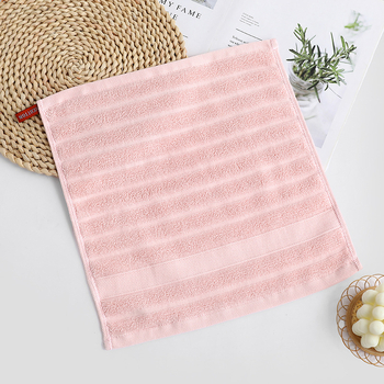 32s bavlnený štvorcový uterák, plain weave, s vyšitým logom, savosť 0-5 s