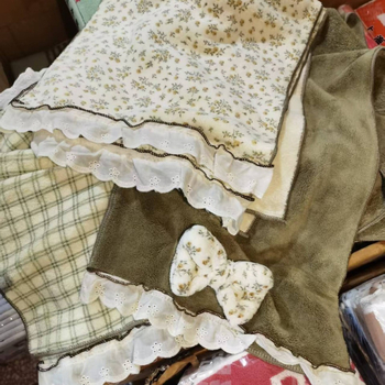 Set uterák do kúpeľne s malým kvetinovým vzorom, absorpčný, bez chlpov, coral fleece, hladké tkanie, 150D, 50–80 g, obsahuje uteráky na telo a na tvár