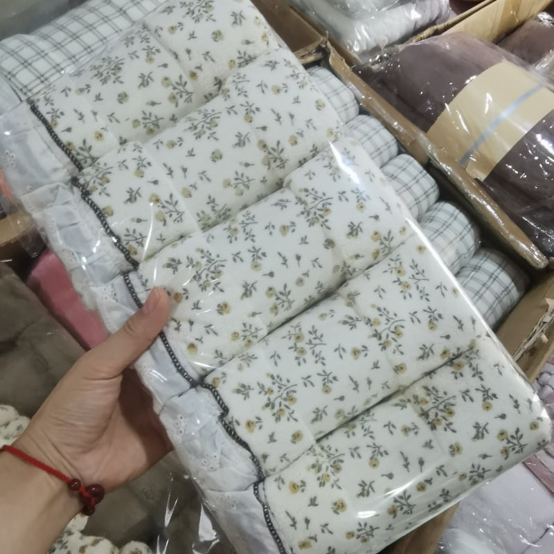 Set uterák do kúpeľne s malým kvetinovým vzorom, absorpčný, bez chlpov, coral fleece, hladké tkanie, 150D, 50–80 g, obsahuje uteráky na telo a na tvár