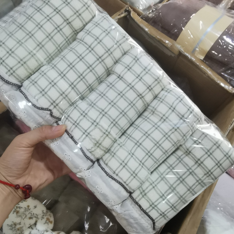 Set uterák do kúpeľne s malým kvetinovým vzorom, absorpčný, bez chlpov, coral fleece, hladké tkanie, 150D, 50–80 g, obsahuje uteráky na telo a na tvár