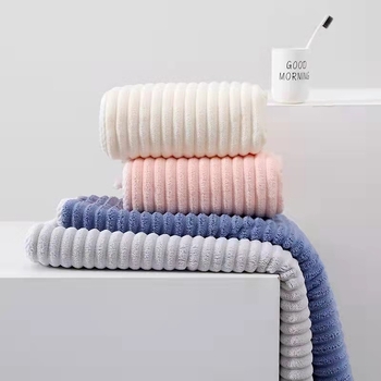 Set ručnika: ručnik za kupanje i ručnik za lice, materijal koralni pliš, pređa koralni baršun, tkanina koralni pliš