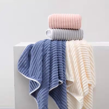 Set ručnika: ručnik za kupanje i ručnik za lice, materijal koralni pliš, pređa koralni baršun, tkanina koralni pliš