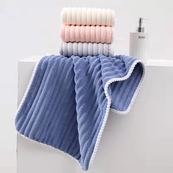 Set ručnika: ručnik za kupanje i ručnik za lice, materijal koralni pliš, pređa koralni baršun, tkanina koralni pliš