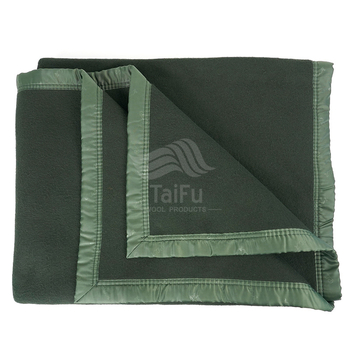 Deka u vojnom stilu od poliestera, 100% poliestera, težina 500–799 g, jednobojni uzorak