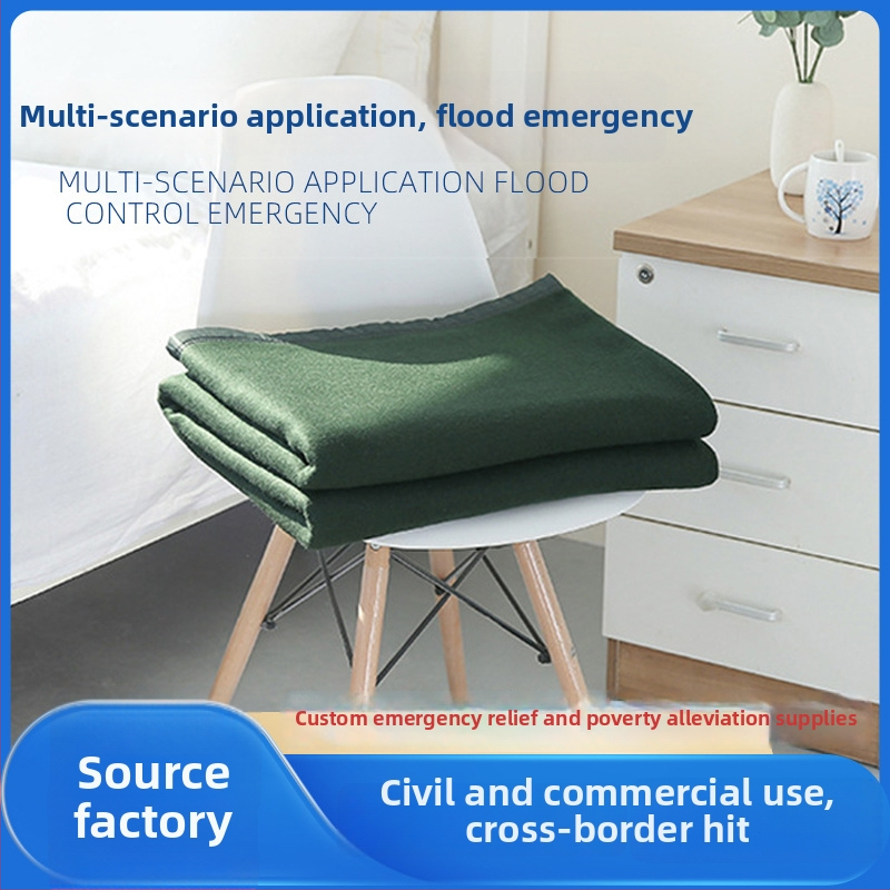 Deka u vojnom stilu od poliestera, 100% poliestera, težina 500–799 g, jednobojni uzorak