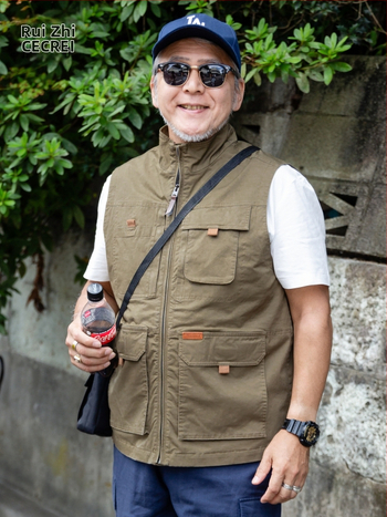 Памучен мъжки жилет с качулка и цип, свободна кройка, стойкова яка, множество джобове