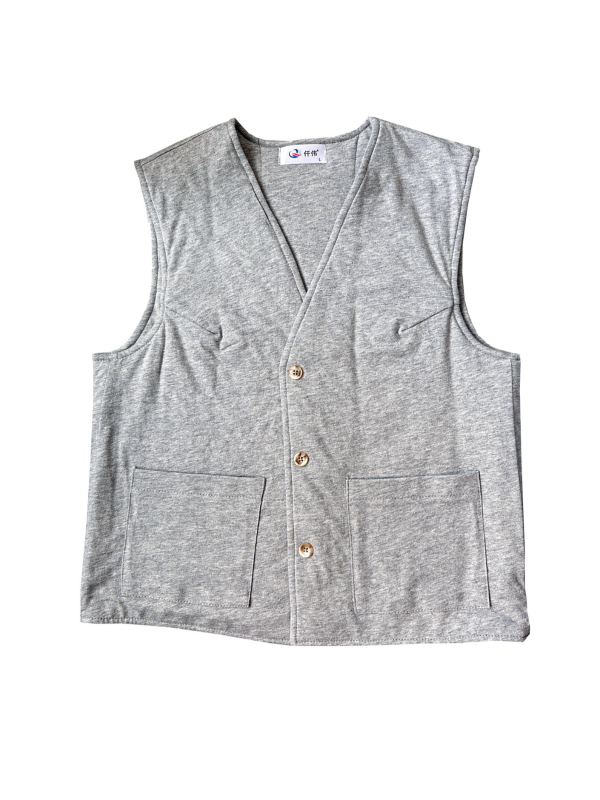 Жилетка от органичен памук 95%+, пълнеж от памук, V-образно деколте, три копчета, свободна кройка