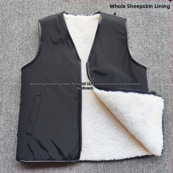 Жилет от зайче козина, качулка, V-образно деколте, едностранно закопчаване, зимна топлина