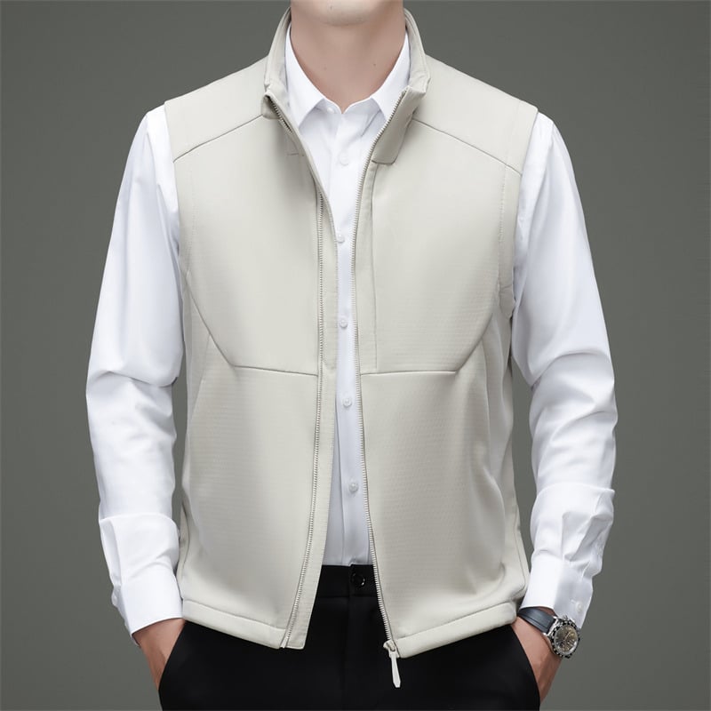 Мъжки елек със стояща яка, без ръкави, цип отпред, странични джобове и прав край