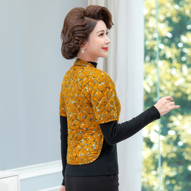 Veste sievietēm vecuma vidū un vecākām, ar flīsa oderi, silta un bieza, vidukļa atbalsts, īss piegriezums, audums no camel hair ar konopju piejaukumu, neitrāls stils, japāņu/Korejas brīvā laika stils