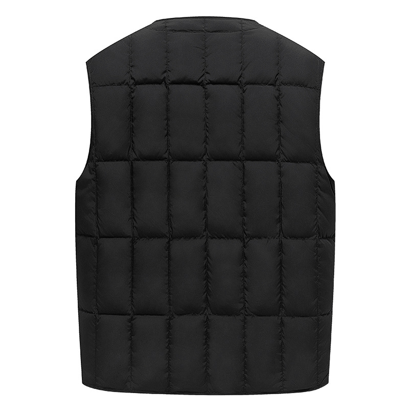 Мъжки елек с 90% патицов пух, V-образно деколте, едноредово закопчаване, триизмерни джобове, подплата 100% полиестер, зима 2025