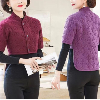 Дамска жилетка с флисово подплатяване и удебеляване за защита на раменете и шията – със стояща яка, за възрастни жени