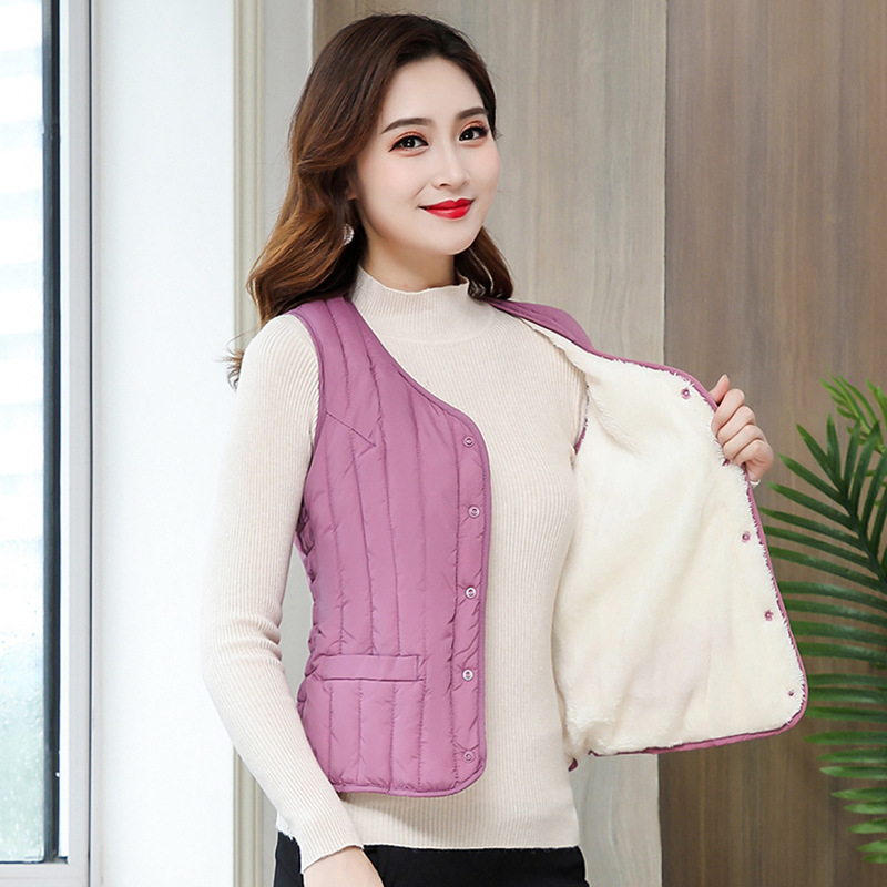 Дамска есенно-зимна жилетка с пух-памук, къс талия, без яка, триизмерно стеснена кройка, найлонова външна материя, пълнител полиестер