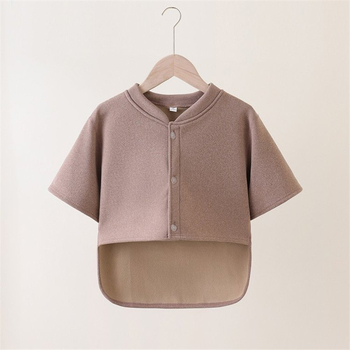 Sieviešu nakts veste ar flīsa odere, cieši pie pleciem un vidukļa, īss garums, bez apkakles, rudens 2025, kokvilnas-poliestera maisījums