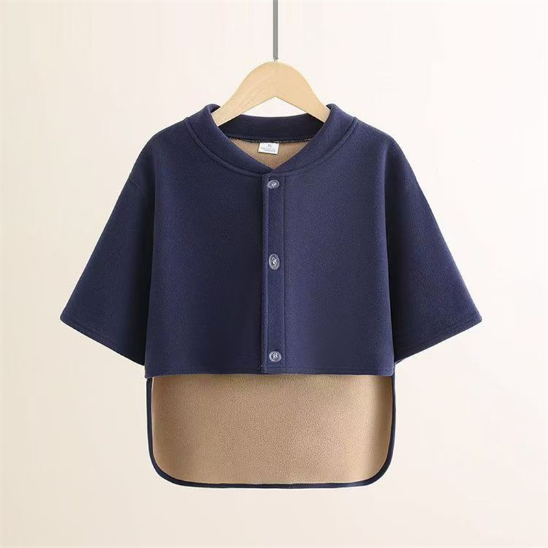 Sieviešu nakts veste ar flīsa odere, cieši pie pleciem un vidukļa, īss garums, bez apkakles, rudens 2025, kokvilnas-poliestera maisījums