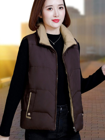 Дамски елек с пух-памучен пълнеж, стойкова яка, цип, райета