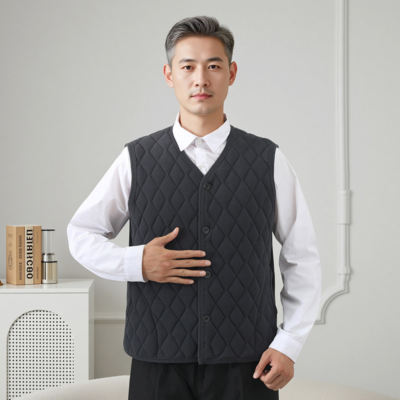 Мъжки зимен флийсов жилет с V-образно деколте, свободна кройка, еднобортно копчване, квилинг и джобове с ярък кант