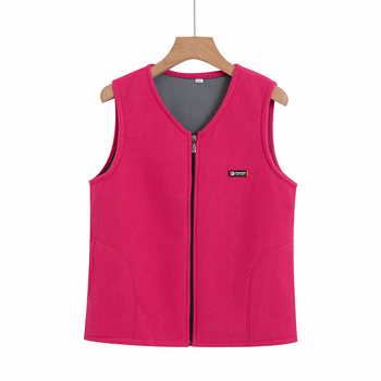 Дамски къс жилет – V-образно деколте, полиестерена материя с пълнител полиестер-памук, цип, градски стил, дължина 50–65 см