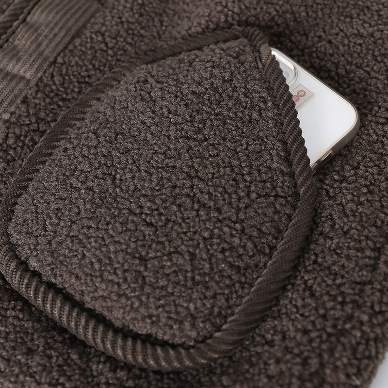 Vestă din lână de miel, stil cardigan, guler rotund, exterior velur, căptușeală Arctic fleece, croială lejeră