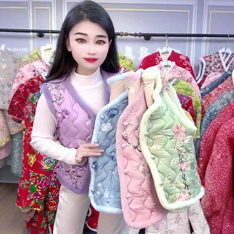 Женска жилетка с подплата от полар и пухкав пълнеж – кръгла яка, пейзажен принт, полиестерна материя, дължина 50–65 см