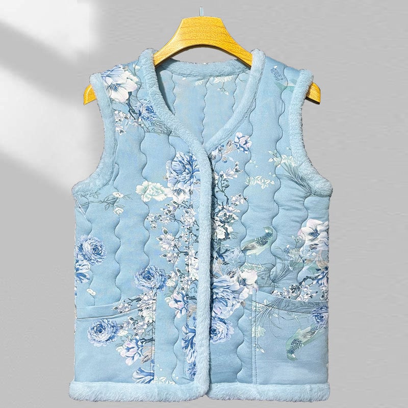 Женска жилетка с подплата от полар и пухкав пълнеж – кръгла яка, пейзажен принт, полиестерна материя, дължина 50–65 см