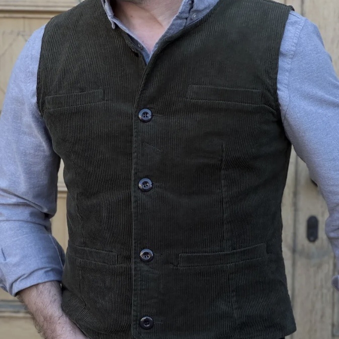 Мъжка жилетка corduroy, слим фит, V-образно деколте, еднобутонна, подплата nylon, пролет/есен, британски стил