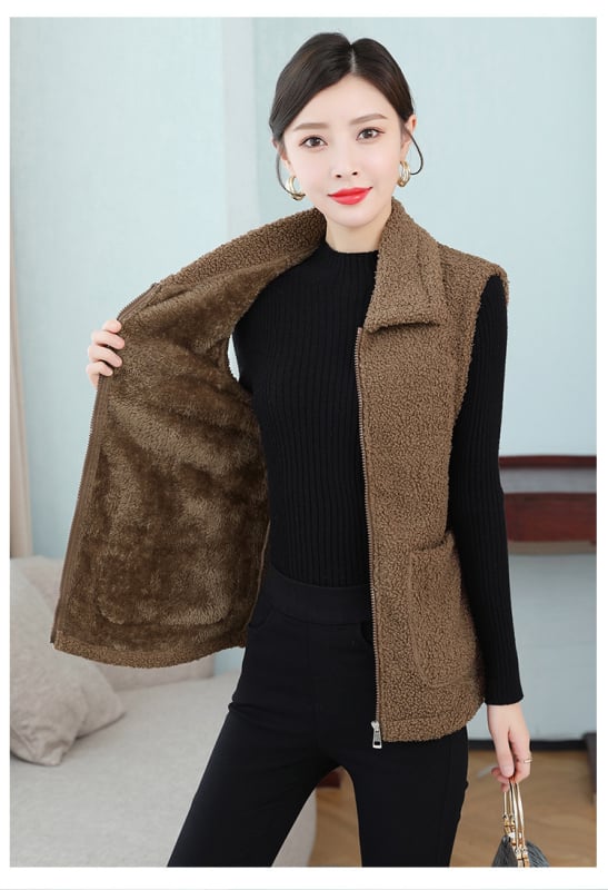 Дамски жилет с подплата от флис и овча вълна, със стояща яка и цип, геометричен принт, полиестерна материя