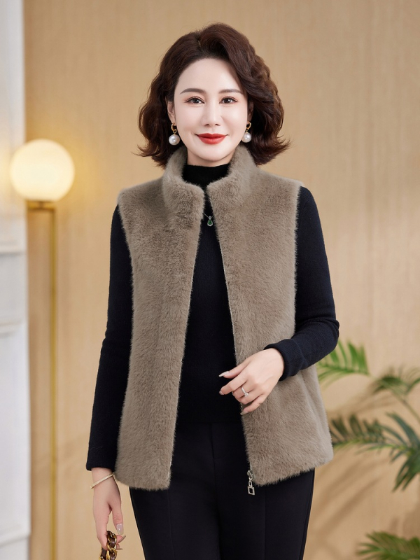 Mink velūra veste rudens/ziemas sezonai, bieza patchwork dizaina, vidēja garuma sievietēm vidējā un vecā vecumā