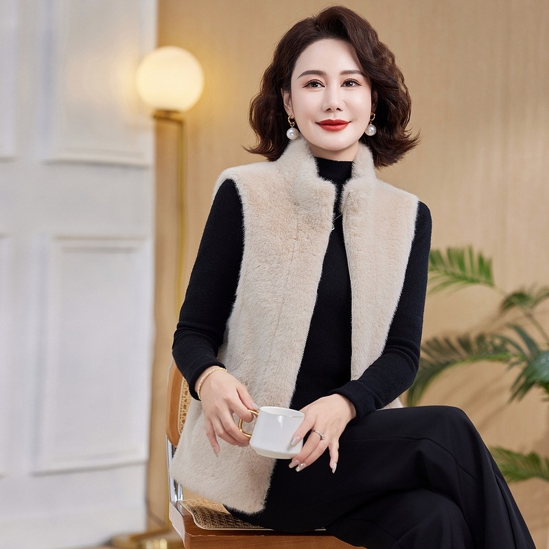Mink velūra veste rudens/ziemas sezonai, bieza patchwork dizaina, vidēja garuma sievietēm vidējā un vecā vecumā