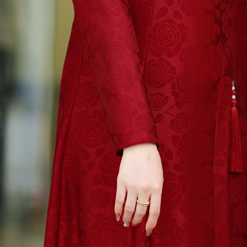 Elegáns anyós esküvői ruha, tavasz 2025, poliészter jacquard anyag, midi hossz, temperamentumos stílus