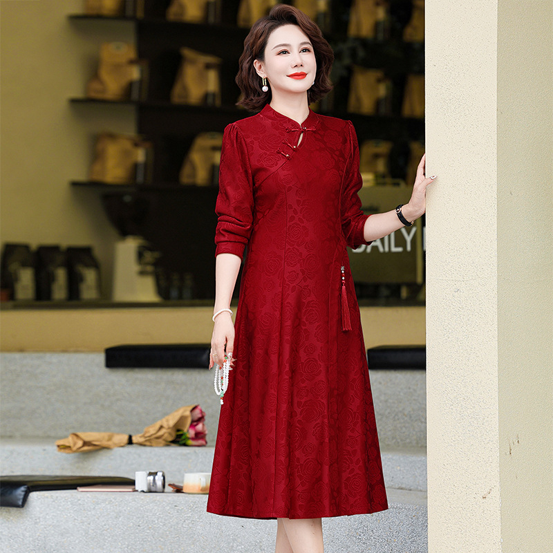 Elegáns anyós esküvői ruha, tavasz 2025, poliészter jacquard anyag, midi hossz, temperamentumos stílus