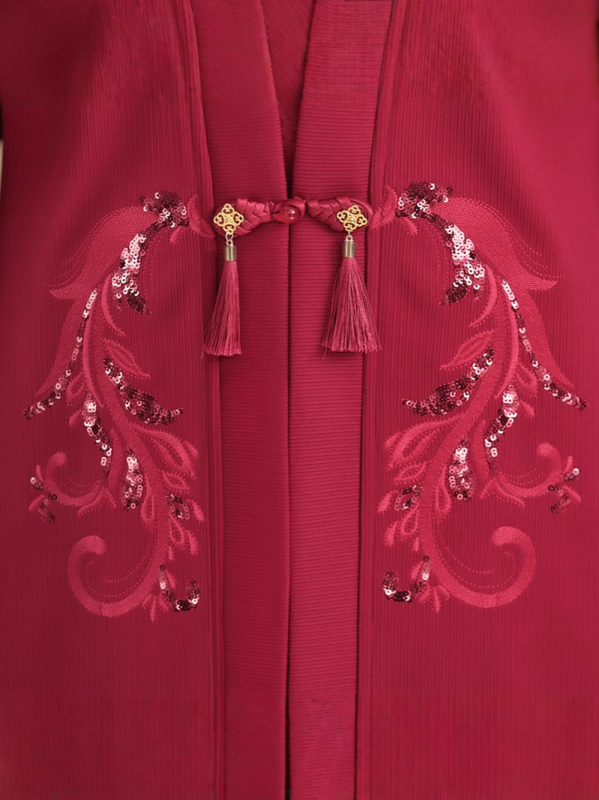 Elegáns esküvői vendégruha fleece béleléssel, őszi–téli 2025, poliészter anyag, mintás, midi hossz