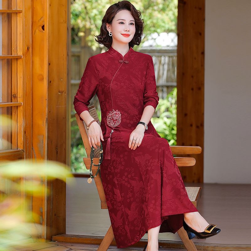 Haljina u kineskom stilu za zimu za majke, podstavljena i debela za toplinu, s dugim rukavima, elegantna modificirana qipao haljina za žene srednje i starije dobi