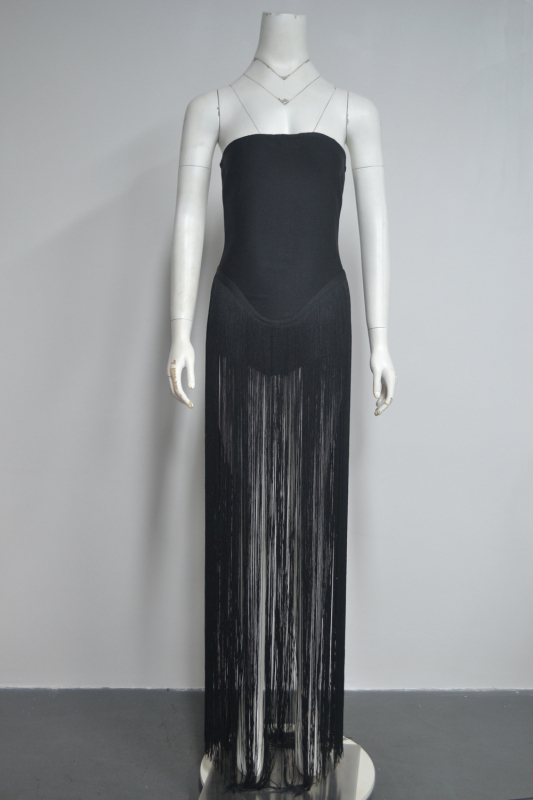 Haljina bez rukava od pletenine s resama i patchworkom, visokim strukom, patchwork suknja, zatvarač, ljeto 2025