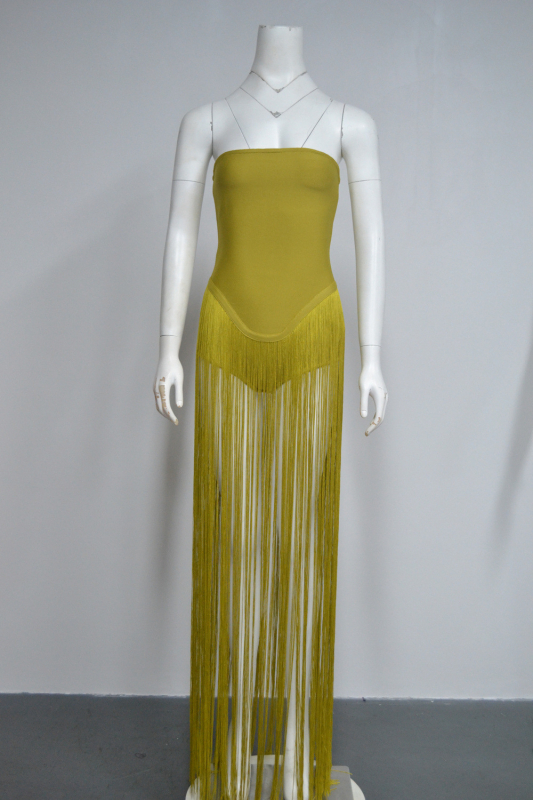 Haljina bez rukava od pletenine s resama i patchworkom, visokim strukom, patchwork suknja, zatvarač, ljeto 2025