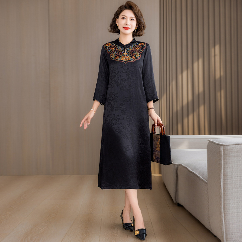 Jacquard haljina s Xiangyun vunom – proljeće 2025, elegantan retro stil, duga haljina