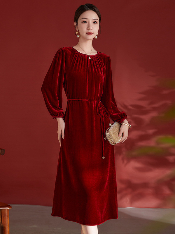 Haljina od Mulberry svile baršuna s okruglim izrezom, A-kroj, dugi rukavi, panelni dizajn, preko glave, proljeće 2025